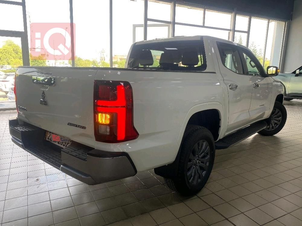 ميتسوبيشي L200